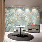 Papier peint panoramique Cerisier en fleurs peint à l'huile : branches de cerisier en fleurs crème sur fond bleu-vert poudré, rendu peinture à l'huile, posé dans une salle à manger