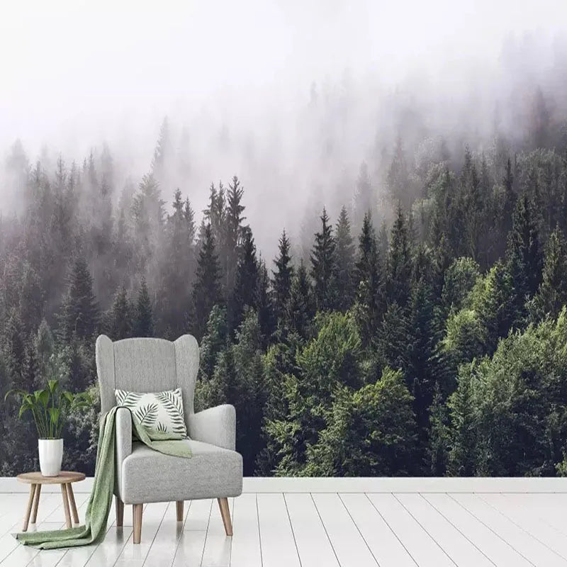 Papier peint panoramique Sapins dans le brouillard : forêt de sapins vert sombre dans le brouillard, posé dans un salon