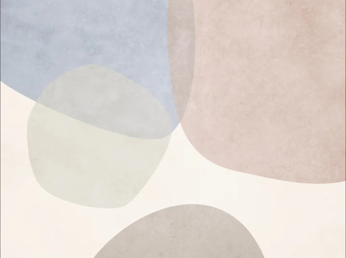 Papier peint panoramique Formes organiques bleu brume et rose poudré : vue à plat, grandes formes organiques bleu brume, rose poudré et grège qui se superposent