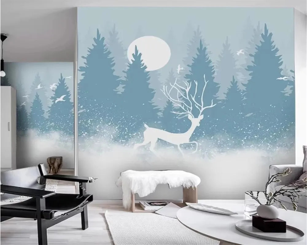 Papier peint panoramique Forêt de sapins bleu brume et cerf blanc : forêt de sapins bleu brume, lune et cerf blanc dans un salon clair, banc en peau lainée