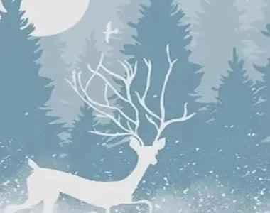 Papier peint panoramique Forêt de sapins bleu brume et cerf blanc : détail du motif, cerf blanc aux grands bois