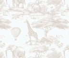 Papier peint panoramique Toile de Jouy safari beige : détail du motif, girafe, éléphants et montgolfière façon toile de Jouy