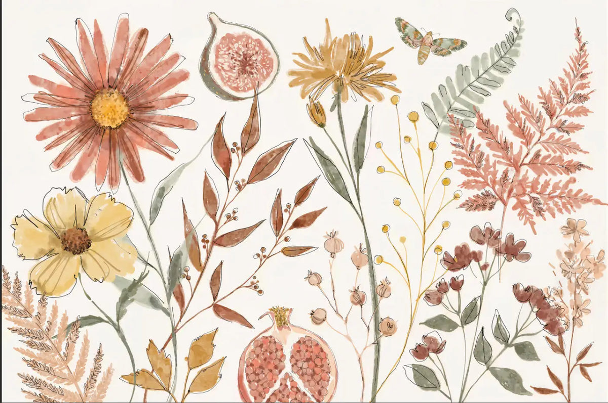 Papier peint panoramique Herbier peint terracotta : vue du motif, herbier de fleurs, feuillages, figues et papillons en terracotta, ocre et vert sauge sur fond crème