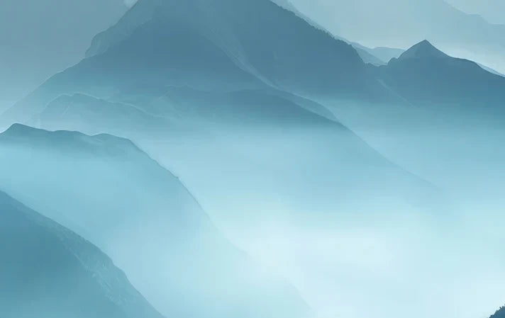 Papier peint panoramique Montagnes aquarelle bleu canard dans la brume : détail du motif, crêtes bleu canard dans la brume