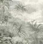 Papier peint panoramique Jungle dans la brume vert sauge : détail du motif, feuillages dans la brume