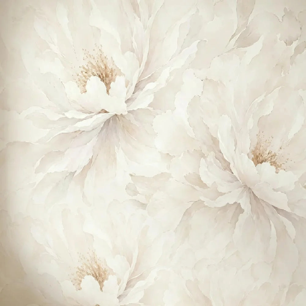Papier peint panoramique Pivoines ivoire : vue du motif, grandes pivoines ivoire aux pétales translucides et cœurs dorés