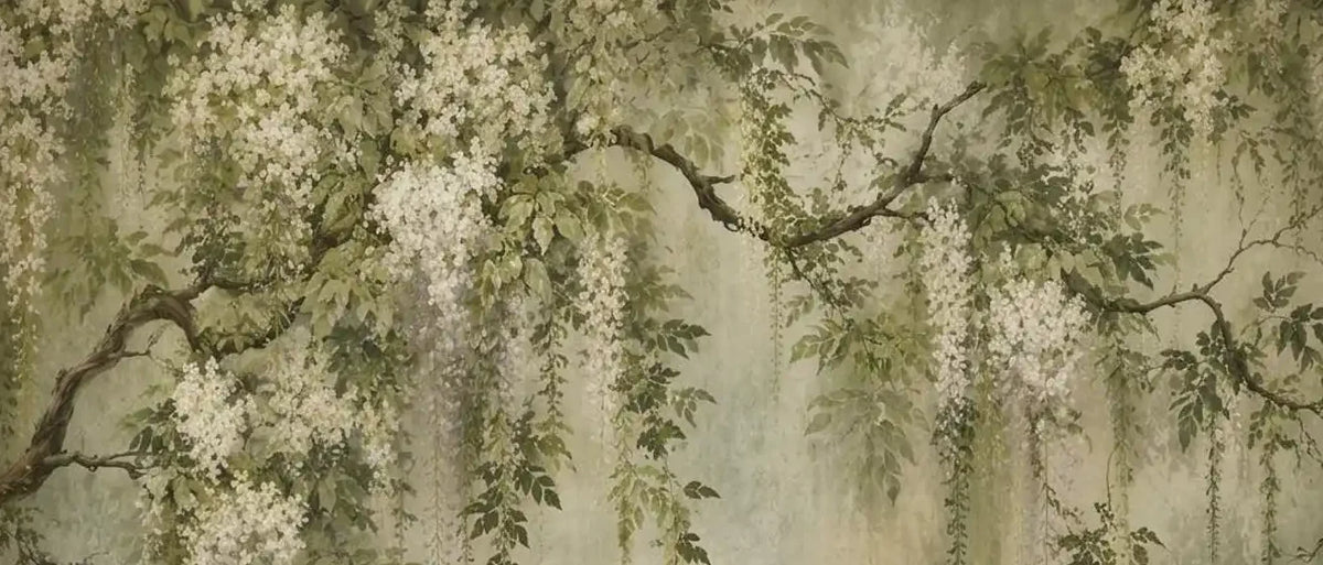 Papier peint panoramique Grand arbre fleuri vert sauge : vue du motif, branches et grappes de fleurs blanches sur fond vert sauge patiné