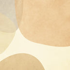 Papier peint panoramique Formes organiques sable : détail du motif, grandes formes sable sur fond crème