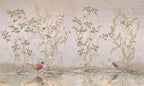 Papier peint panoramique Chinoiserie faisans et étang mauve poudré : vue du motif, arbustes fleuris et faisans au bord d'un étang, sur fond mauve poudré