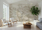 Papier peint panoramique Chinoiserie oiseaux et arbres fleuris sable : chinoiserie sable dans un salon lumineux, fauteuils en bois et table basse