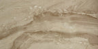 Papier peint effet travertin sable : vue du motif, travertin sable aux veines horizontales beige et brun doux