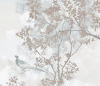 Papier peint panoramique Faisans dans les arbres bleu brume : détail du motif, feuillages terracotta et second faisan
