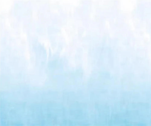 Papier peint effet ciel bleu brume : vue à plat du motif, ciel peint bleu pâle et nuages blancs
