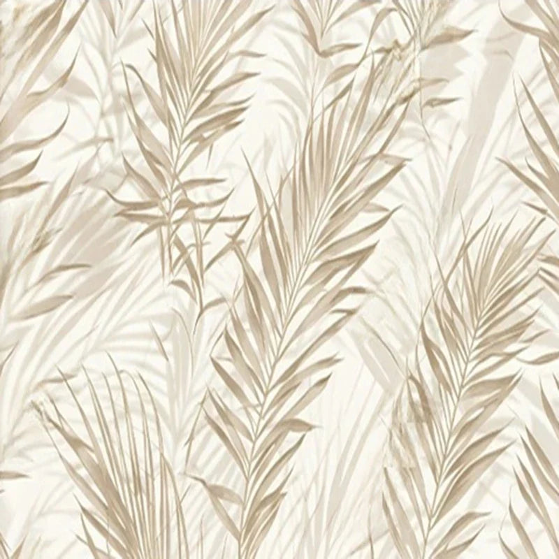 Papier peint panoramique Palmes grège peintes : vue à plat du motif, palmes beige grège et taupe sur fond crème