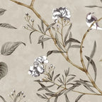Papier peint panoramique Branches fruitières et oiseaux lin : détail du motif, fleurs blanches et oiseau sur une branche