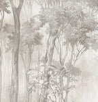 Papier peint panoramique Forêt dans la brume gris lin : détail du motif, grands arbres gris lin