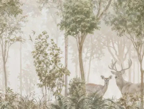 Papier peint panoramique Forêt vert olive et cerfs dans la brume : détail du motif, cerf et biche entre les troncs