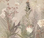 Papier peint panoramique Jardin sauvage à la huppe taupe : détail du motif, fleurs et feuillages vieux rose