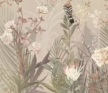 Papier peint panoramique Jardin sauvage à la huppe taupe : détail du motif, fleurs et feuillages vieux rose