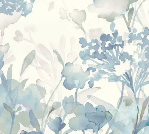 Papier peint panoramique Fleurs aquarelle bleu brume : détail du motif, fleurs bleu brume en transparence