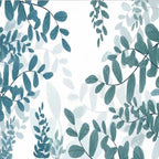 Papier peint panoramique Feuillages aquarelle bleu canard : vue du motif, rameaux de feuilles bleu canard en camaïeu sur fond blanc