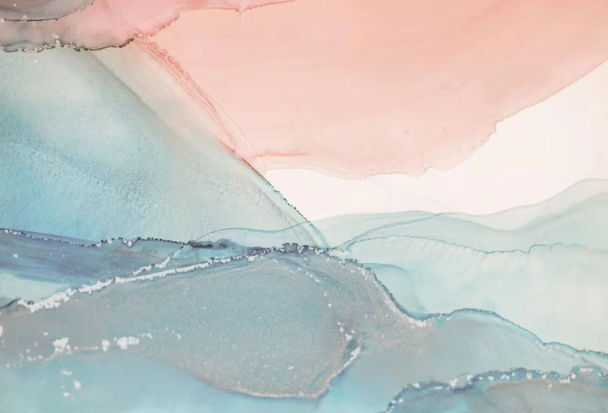 Papier peint effet dégradé aquarelle bleu brume et pêche : vue du motif, vagues d'aquarelle bleu brume et turquoise pâle sous un ciel pêche
