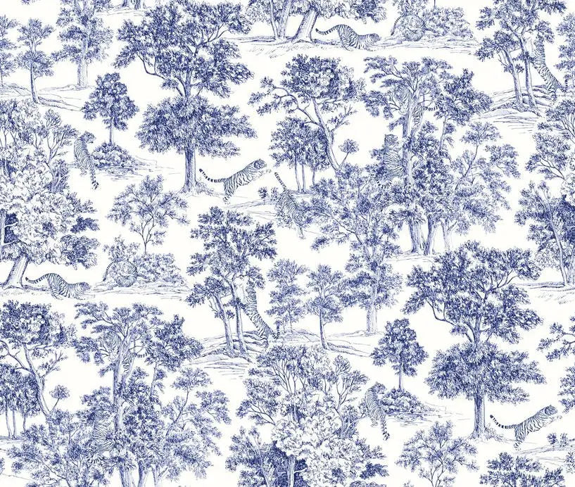Papier peint panoramique Toile de Jouy aux tigres bleu marine : vue à plat, arbres et tigres gravés en bleu marine sur fond blanc