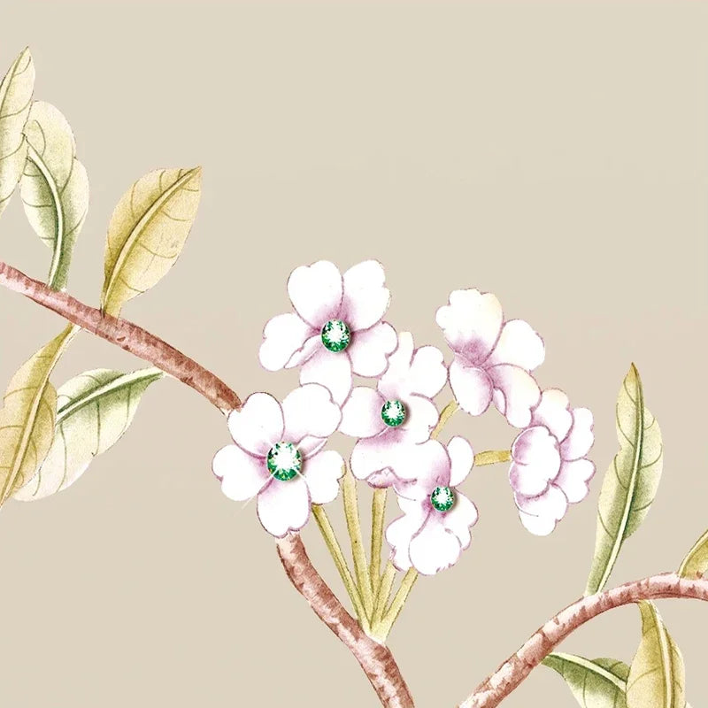 Papier peint panoramique Chinoiserie jardin fleuri sable : détail du motif, fleurs blanches et rosées sur une branche
