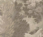Papier peint panoramique Verdure ancienne taupe : détail du motif, feuillages en camaïeu taupe