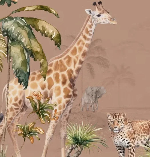 Papier peint panoramique Safari aquarelle fond terracotta : détail du motif, girafe et léopard