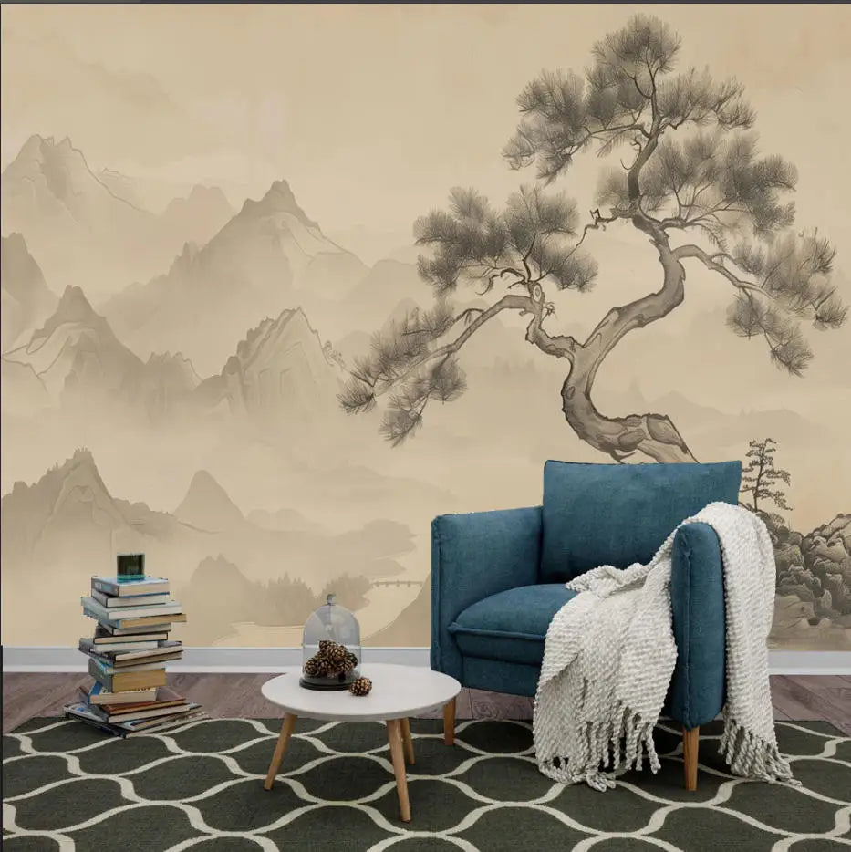 Papier peint panoramique Pin et montagnes à l'encre sépia : pin tortueux et montagnes à l'encre sur fond sépia, derrière un fauteuil bleu canard