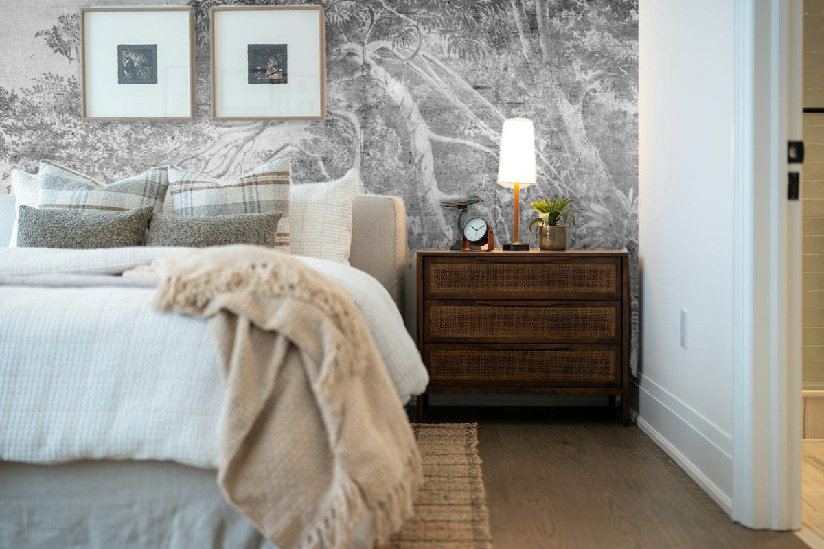 Papier peint panoramique Arbre penché sur l'eau, gravure grise posé derrière la tête de lit d’une chambre