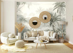 Papier peint panoramique Jungle dans la brume vert sauge posé sur le mur d’un salon