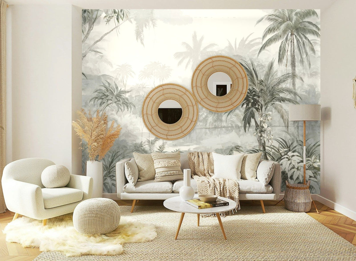 Papier peint panoramique Jungle dans la brume vert sauge posé sur le mur d’un salon