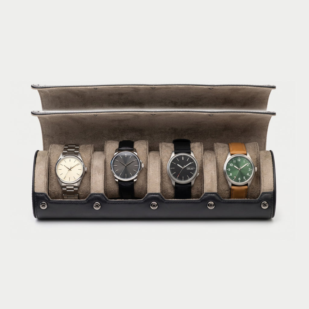 Rouleau Nomade quatre montres, façon cuir noir, quatre montres en place